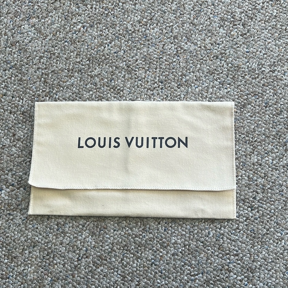Authentic Louis Vuitton, dust bag  in excellent shape